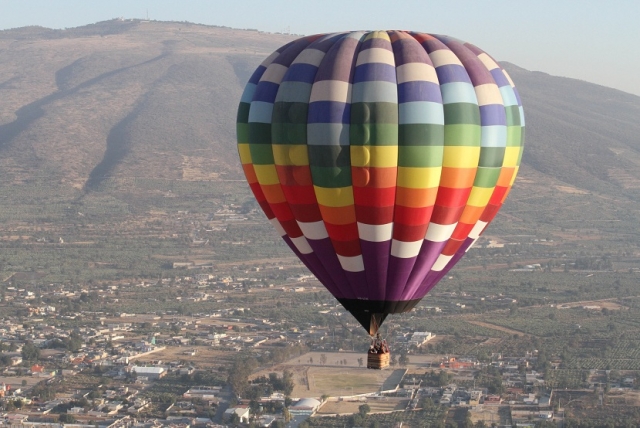 Vuela entre las nubes